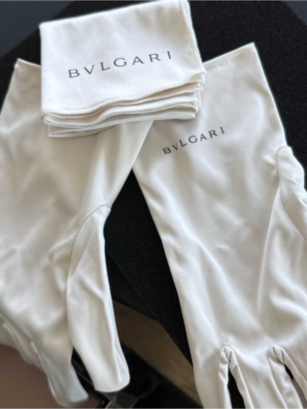 BVLGARI Black Lacquered Jewelry Box with Blush Interior - Picture 6 of 16
